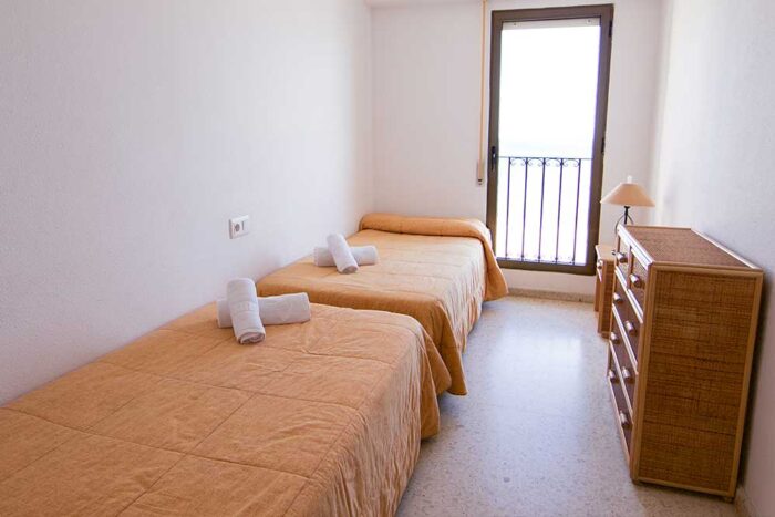 Apartamento 2 Dormitorios Port Sa Playa (Valencia)Habitacion 2 camas