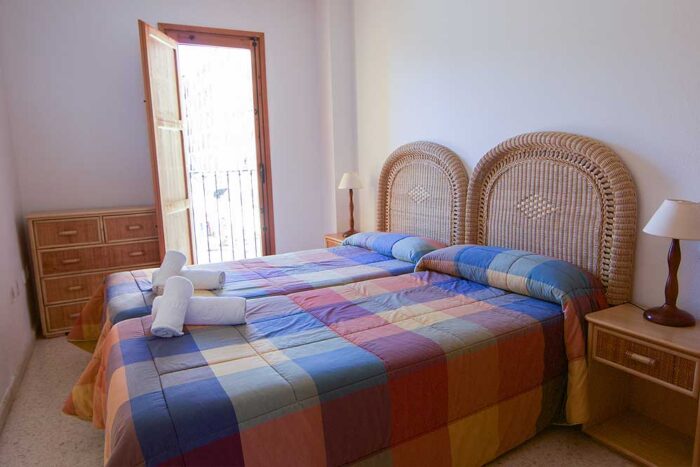 Apartamento 3 Dormitorios Port Sa Playa (Valencia)Habitacion 2 camas