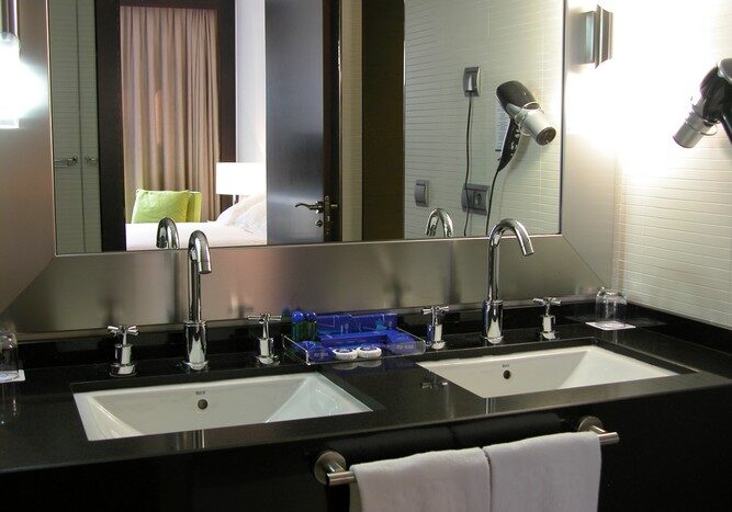 Hotel Beatriz Albacete_baño lavabo 2