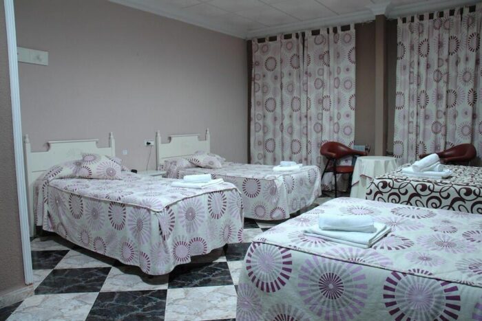 hotel-plaza-manjon-habitacion-4 camas